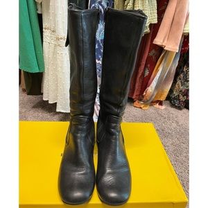 Biviel Black Boots With Small Heel